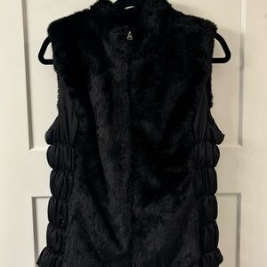 KEREN hart Black Faux Fur Vest